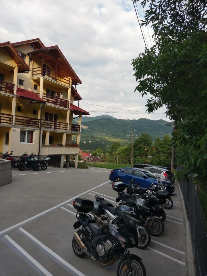 Hotel Pensiunea Tiuta Corbeni Exteriér fotografie